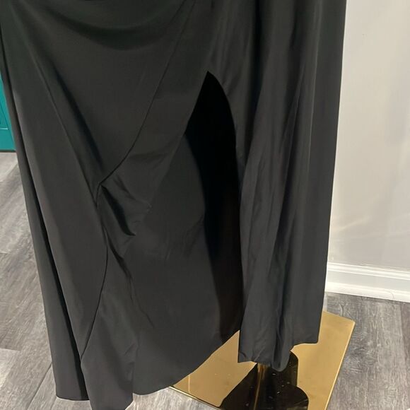 Misa Los Angeles NWT Black Veronika Wrap Maxi Dress
Size small - Picture 5 of 9